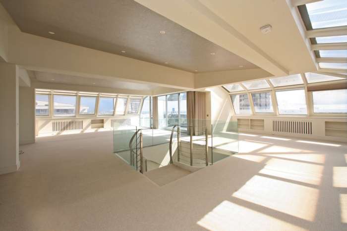 Stunning New Penthouse - The Water Gardens