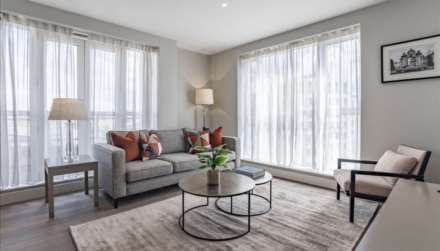 2 bed flat to rent in London E14