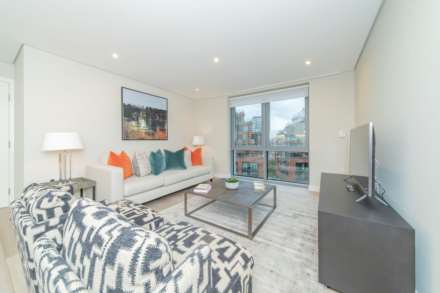 3 bed flat to rent in London W2