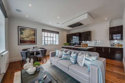 3 bed penthouse to rent in London W6