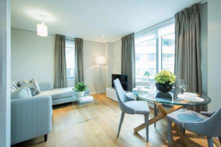 3 bed flat to rent in London W2