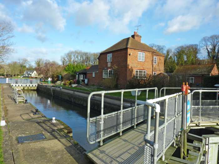 Lesters Appointed To Rent Out Cleeve Lock House