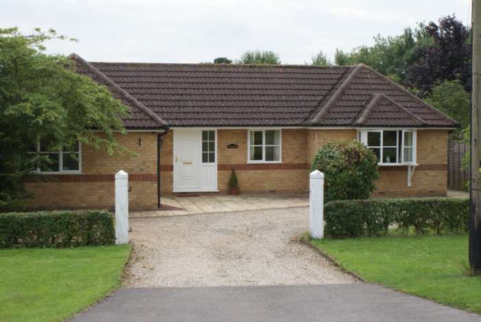 3 Bedroom Bungalow, Debden Green