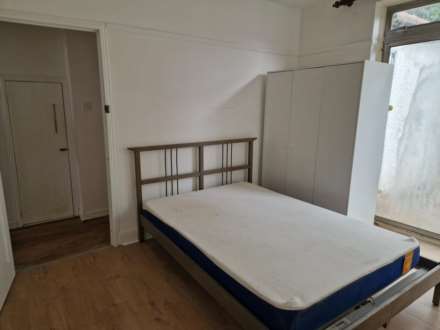 The Ridgeway, Acton, Image 3