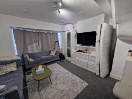 Gunnersbury Lane, Acton, Image 2