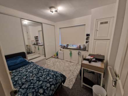 Gunnersbury Lane, Acton, Image 9