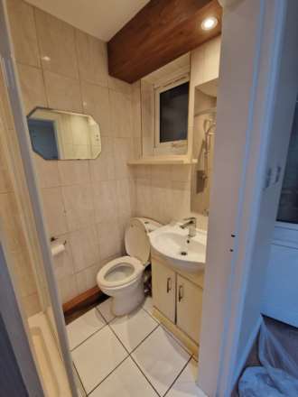 Gunnersbury Avenue, Ealing, Image 6