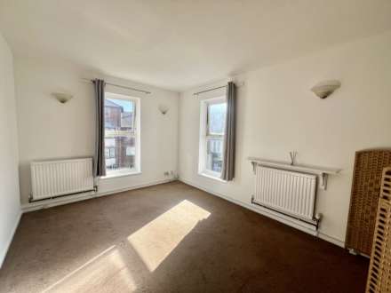 Harfield Court, Bognor Regis, Image 2