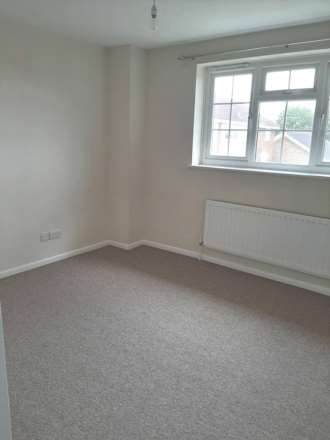 Haywards Close, Felpham, Image 5