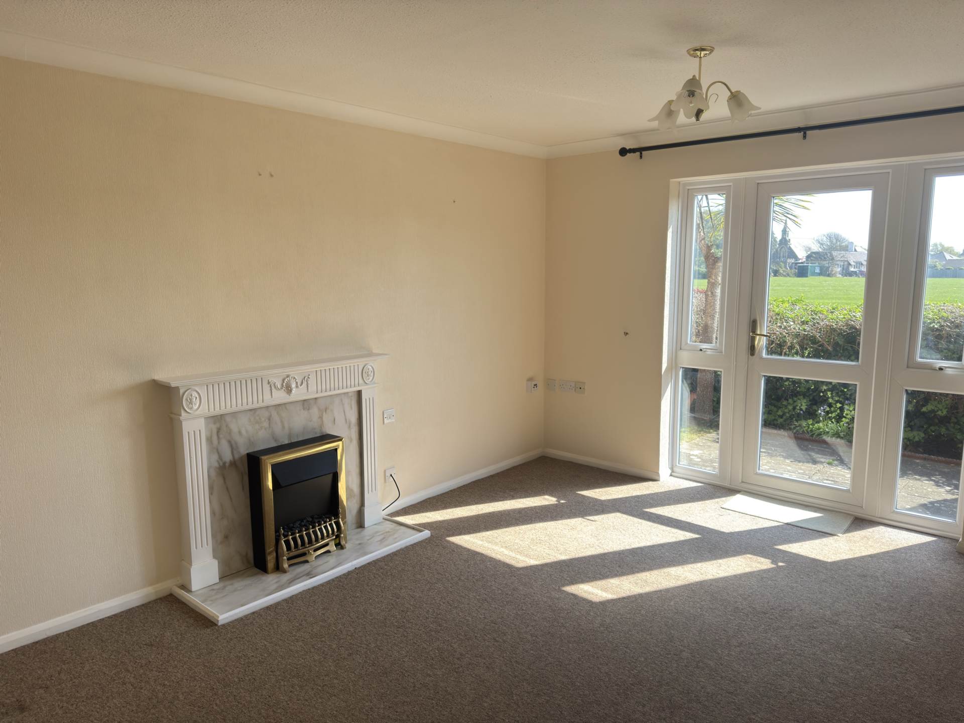 Kingfisher Court, Bognor Regis, Image 4