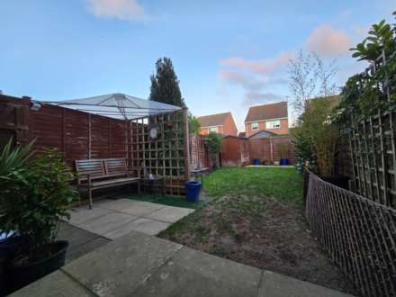 Laurel Close, Worthing, Image 13