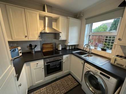 Laurel Close, Worthing, Image 4