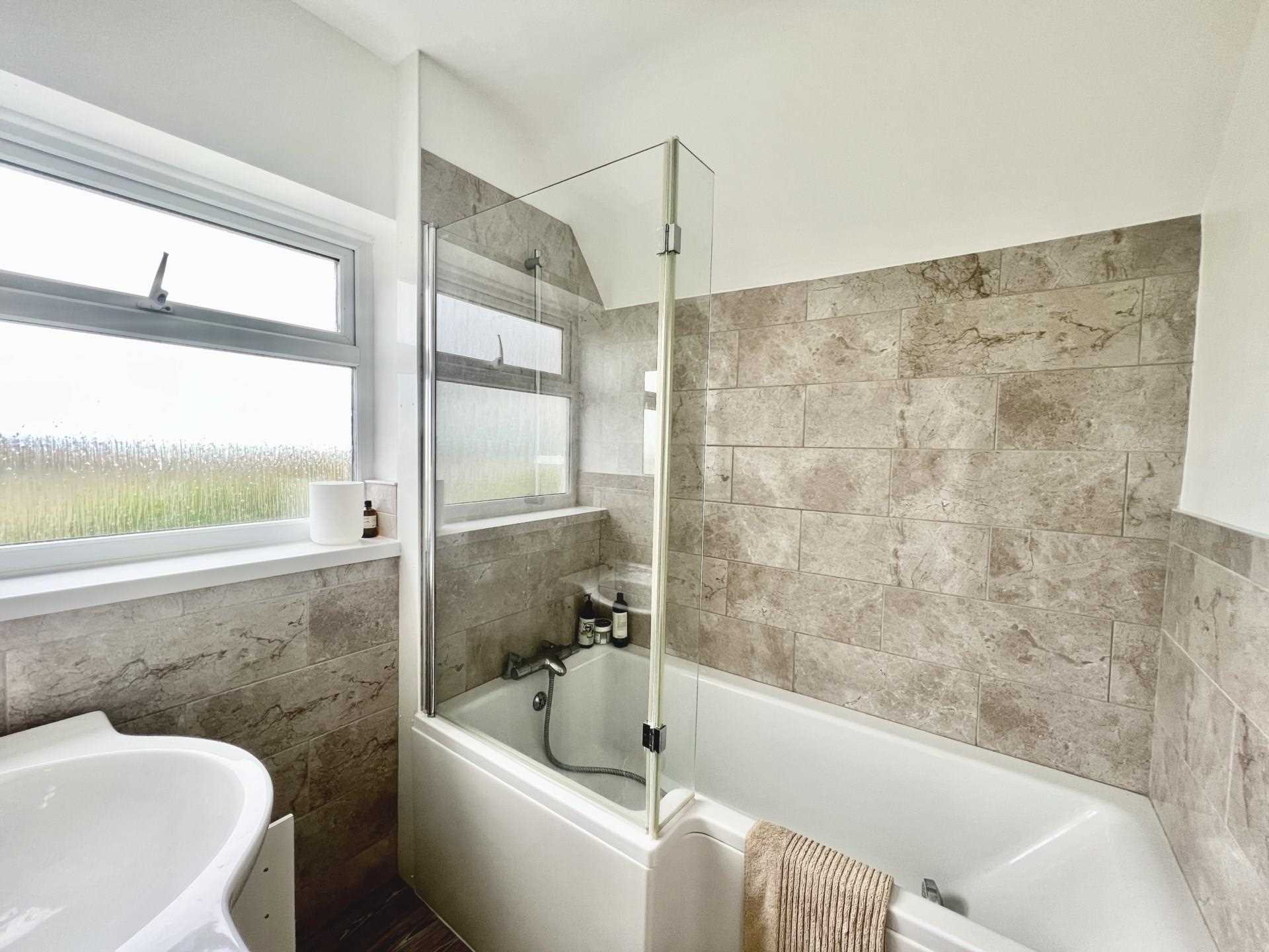 Manor Way, Elmer, Image 8