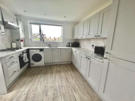 Manor Way, Elmer, Image 6