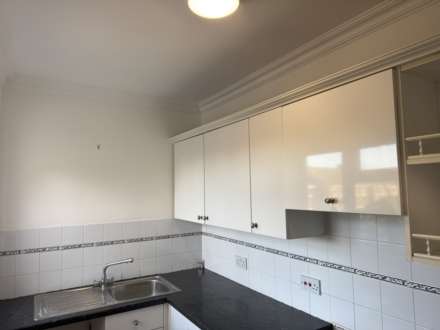 Bassett Road, Bognor Regis, Image 4