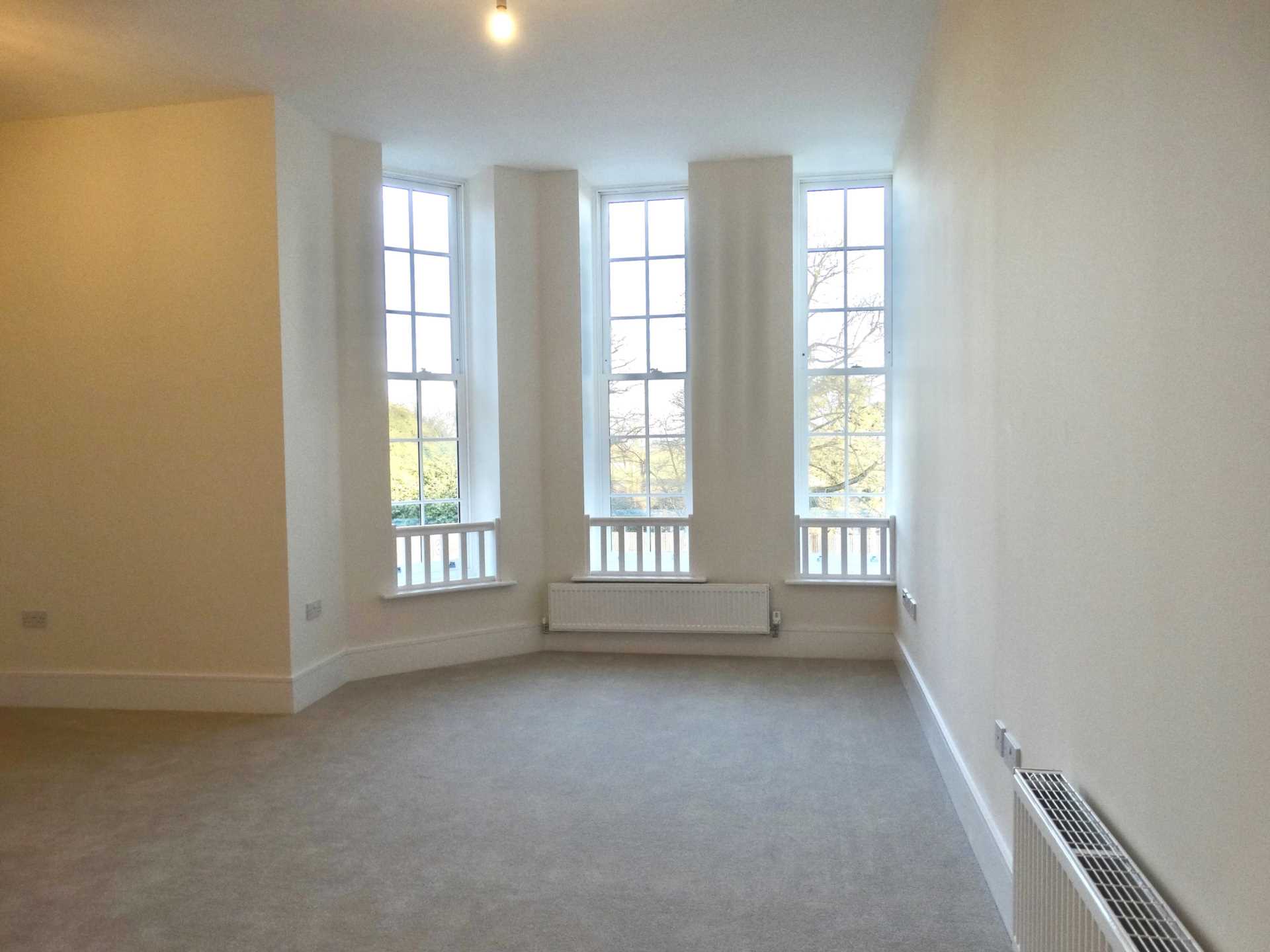 Longley Road, Chichester, Image 3