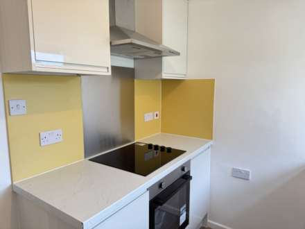 St Peters Crescent, Selsey, Image 3