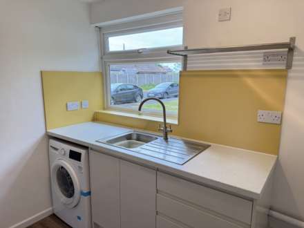 St Peters Crescent, Selsey, Image 4