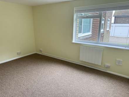 St Peters Crescent, Selsey, Image 7