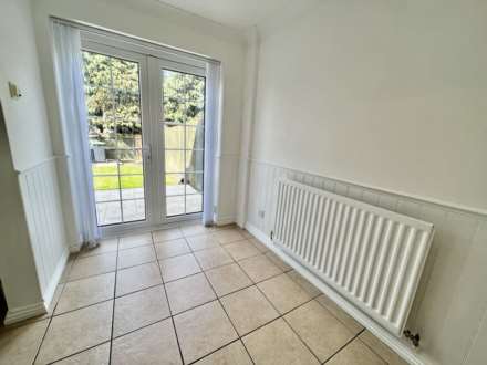 Redwood Grove, Havant, Image 5