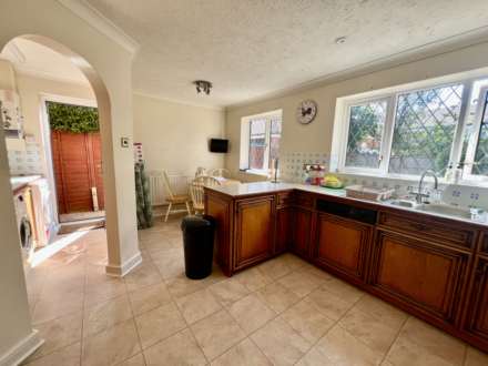 Alder Way, Middleton On Sea, Image 5