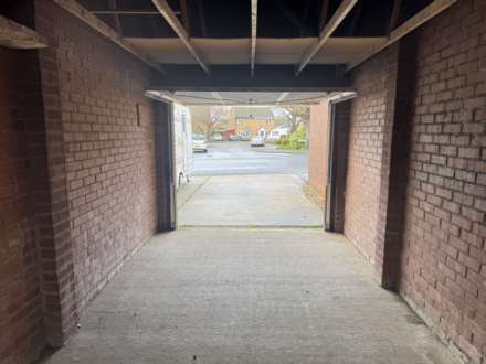 Montgomery Drive, Image 14