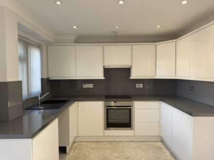 Elm Tree Close, Selsey, Image 6