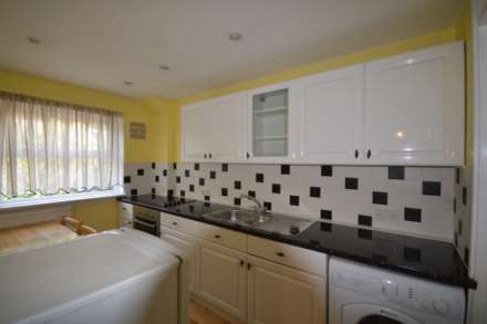 Rectory Square, London, Image 2