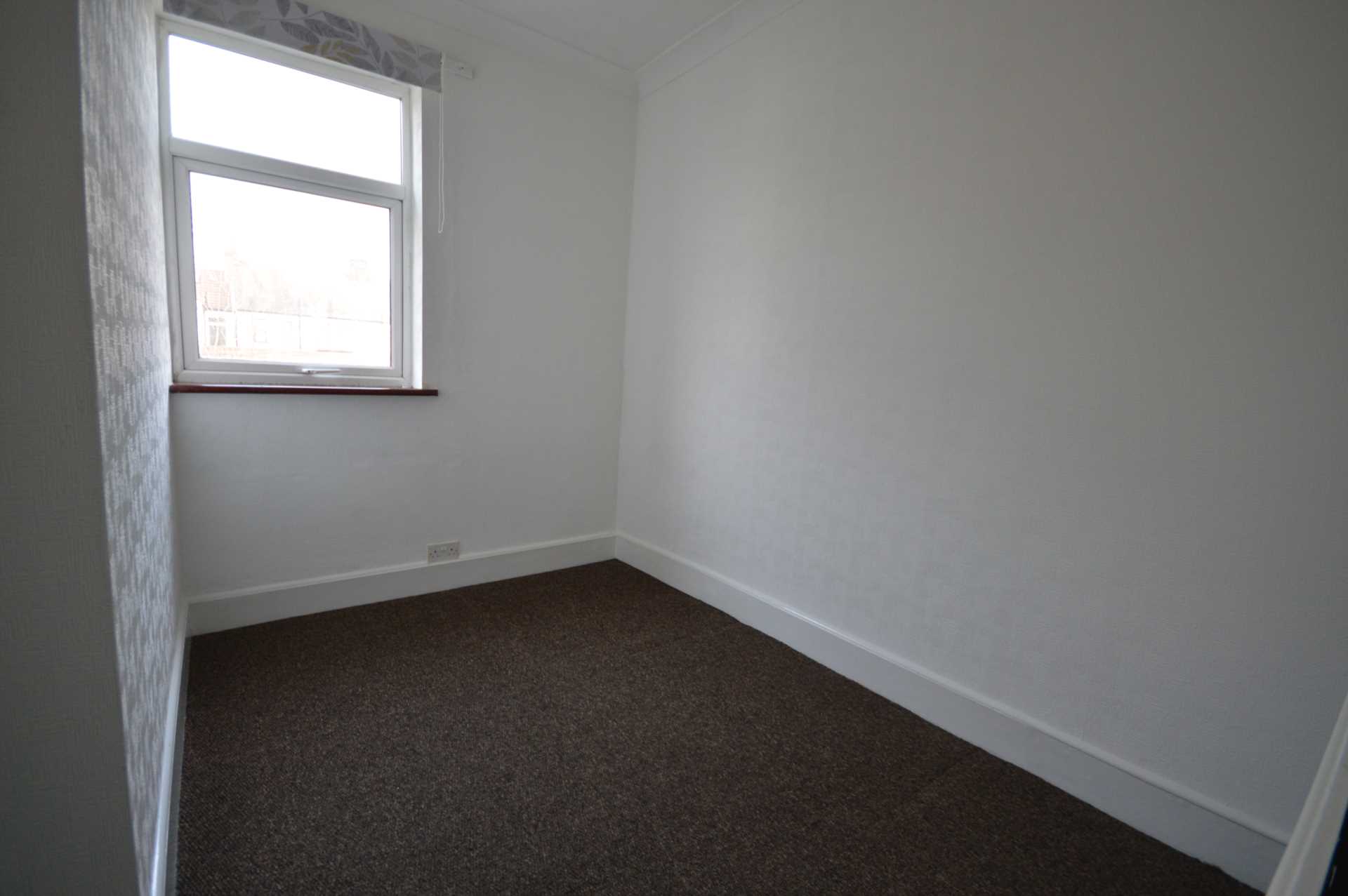 Seven Kings Road, Seven Kings, Image 13