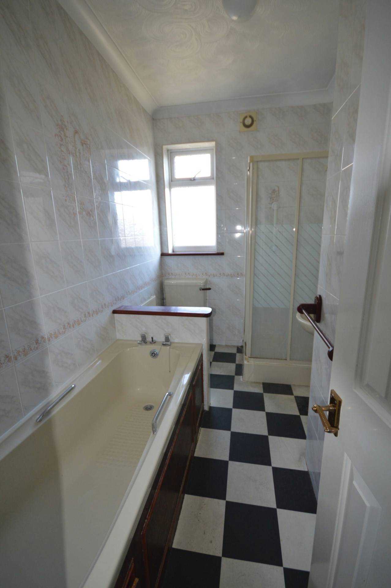 Seven Kings Road, Seven Kings, Image 15