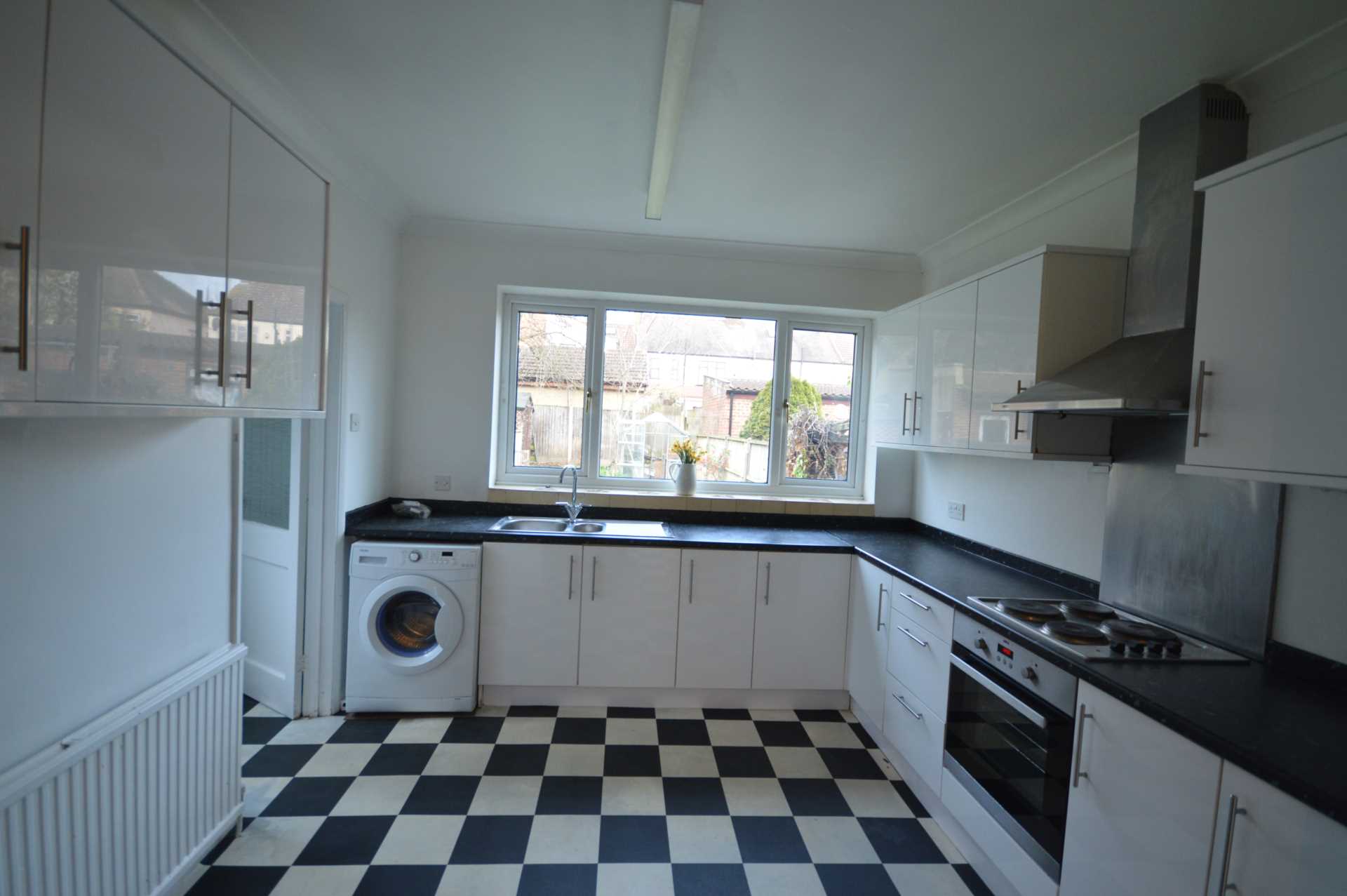 Seven Kings Road, Seven Kings, Image 6