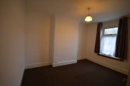 Seven Kings Road, Seven Kings, Image 10
