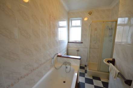 Seven Kings Road, Seven Kings, Image 14