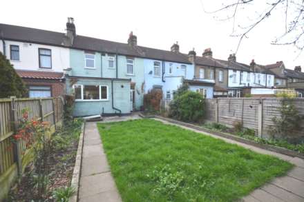 Seven Kings Road, Seven Kings, Image 16