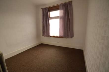 Seven Kings Road, Seven Kings, Image 9
