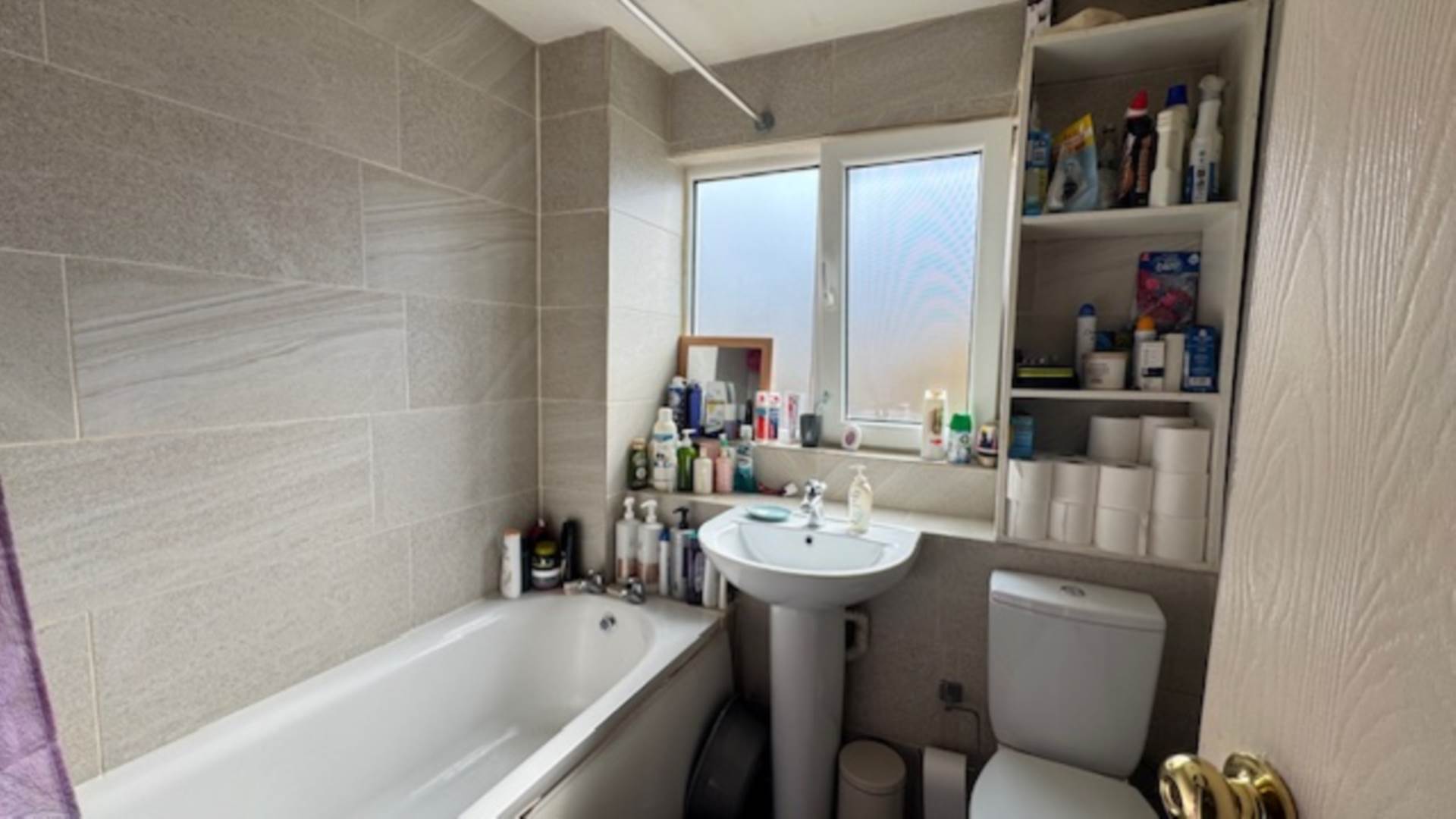 Exeter Close, Beckton, Image 5