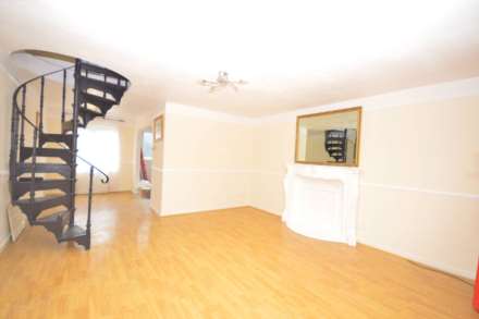 Chichester Close, Beckton, Image 4