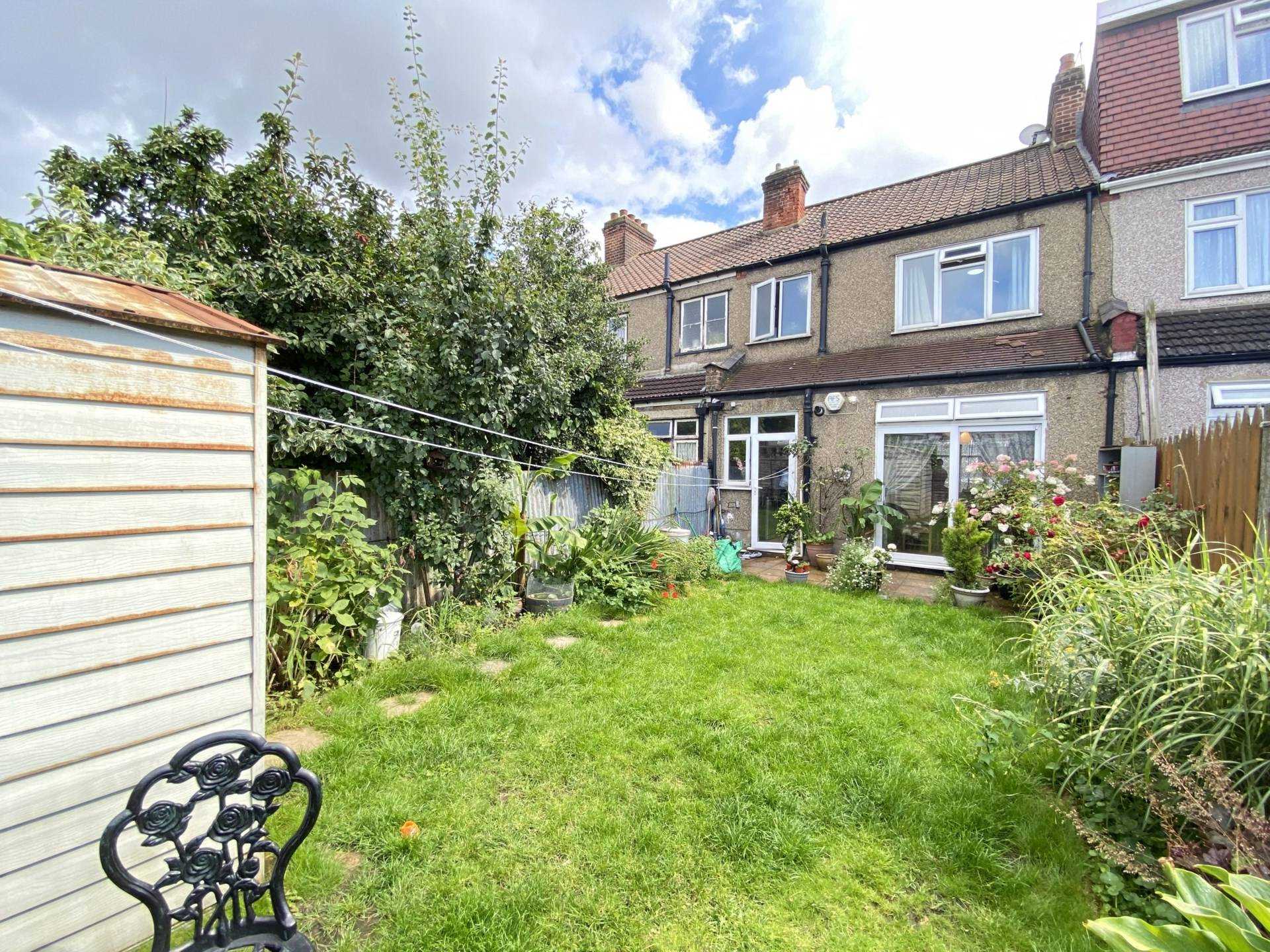 Eton Road, Ilford, Image 17