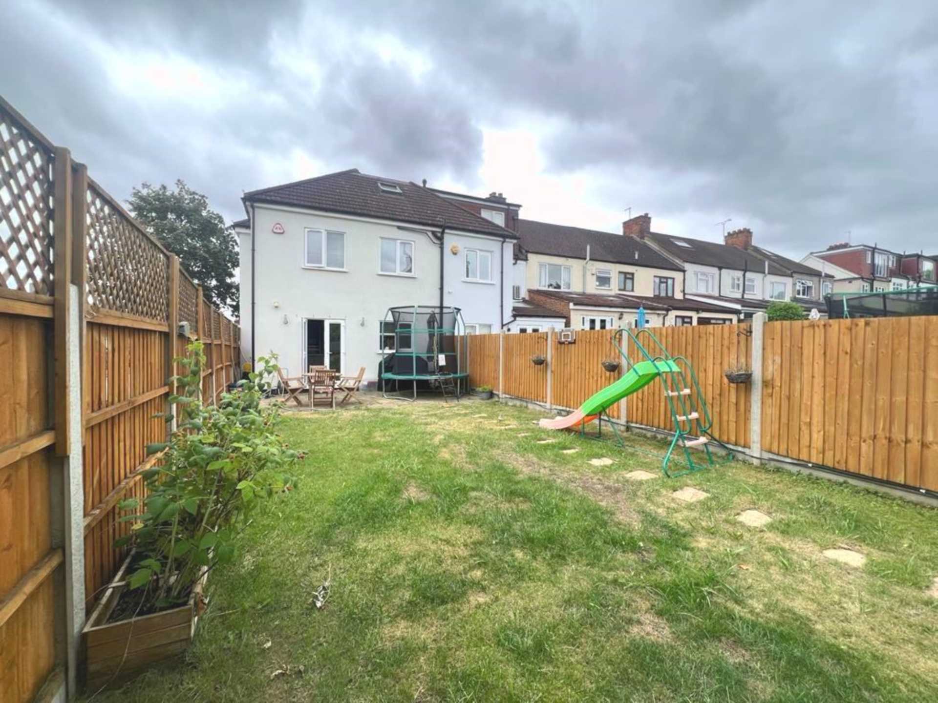 Willow Close, Buckhurst Hill, Essex, Image 10