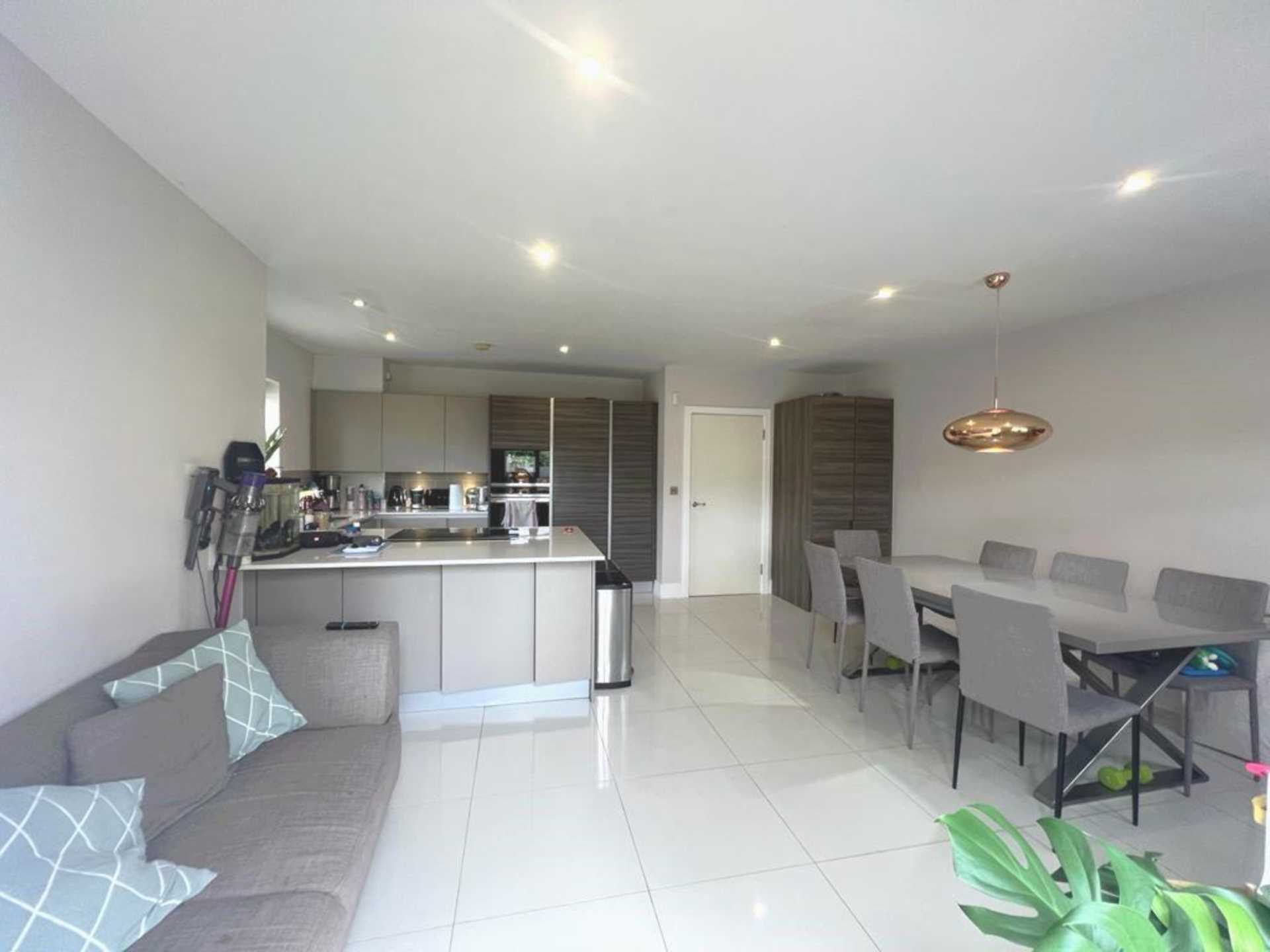 Willow Close, Buckhurst Hill, Essex, Image 2