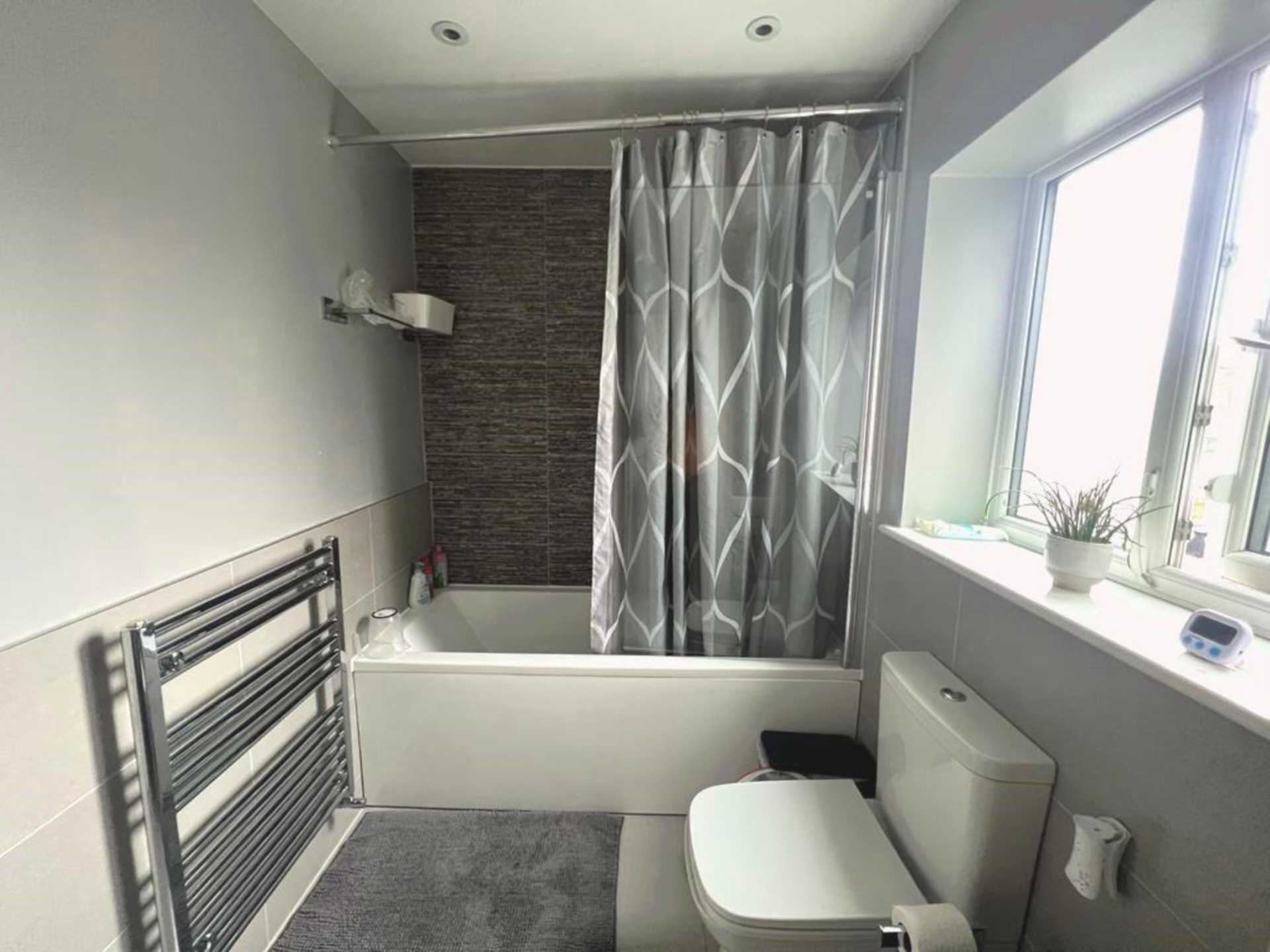 Willow Close, Buckhurst Hill, Essex, Image 4