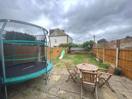 Willow Close, Buckhurst Hill, Essex, Image 11