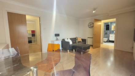 East Ferry Road, Canary Wharf, Image 9
