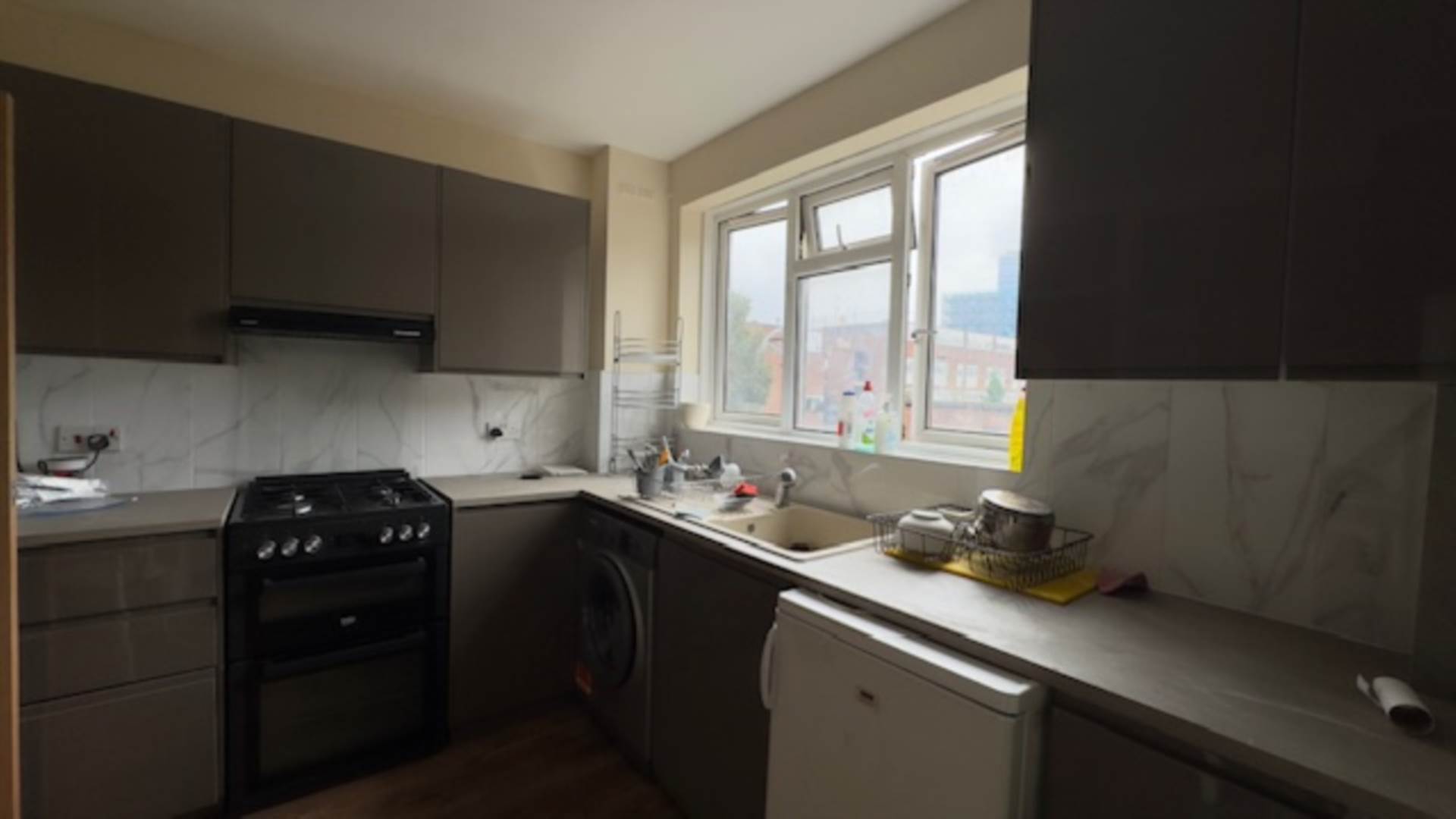 Wren Close, Canning Town, Image 2