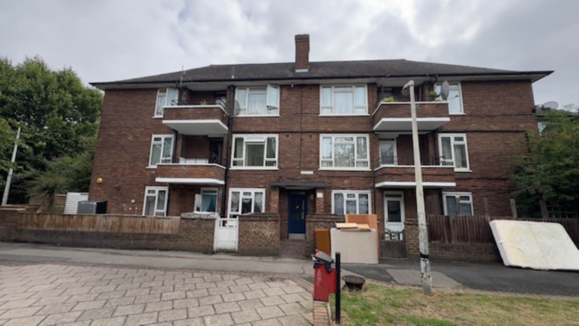Wren Close, Canning Town, Image 3