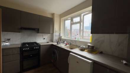 Wren Close, Canning Town, Image 2