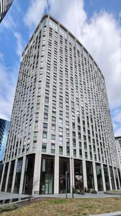 Crossharbour Plaza, London, Image 17