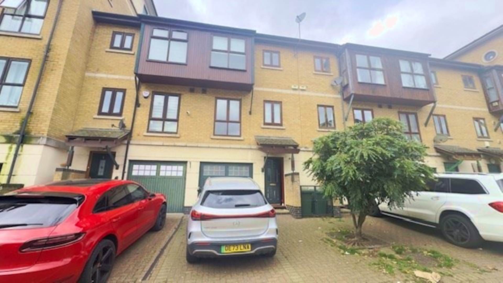 Hardy Avenue, Custom House, Image 1