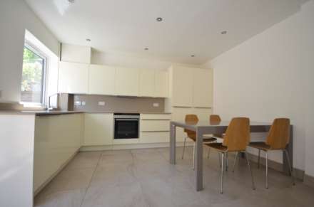 Barnfield Place, Mudchute