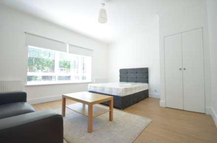 Barnfield Place, Mudchute, Image 5
